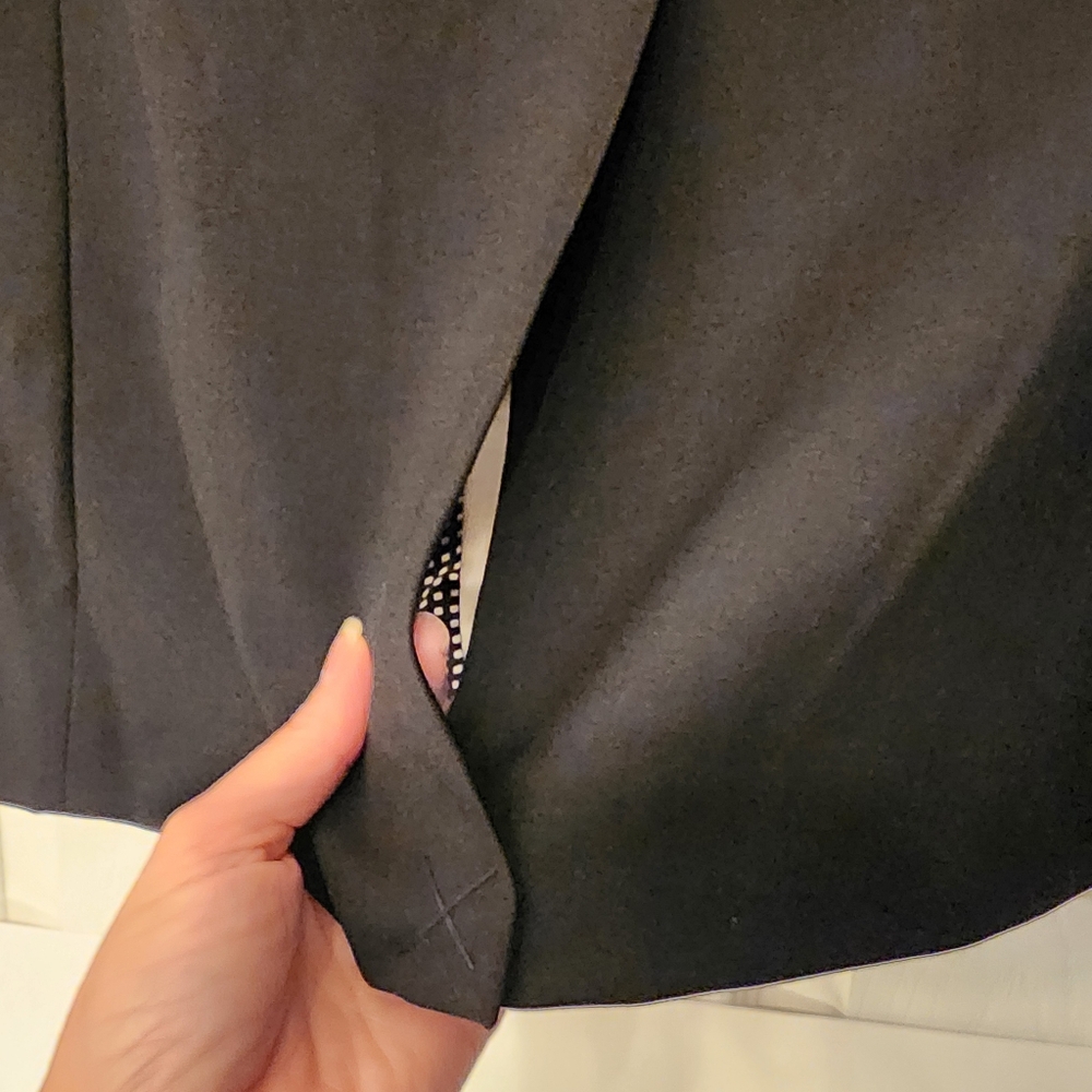 EQUIPMENT Quincy Blazer In True Black with White Lapel (Various Sizes) - Picture 11 of 16
